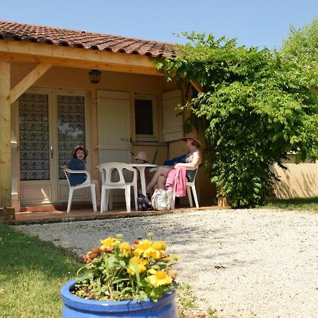 Village De Gites Le Chatenet Thonac Buitenkant foto