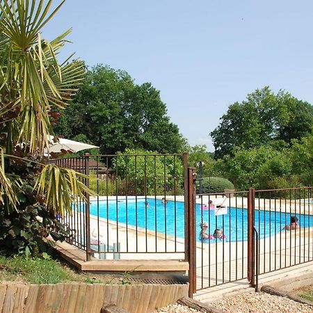 Village De Gites Le Chatenet Thonac Buitenkant foto