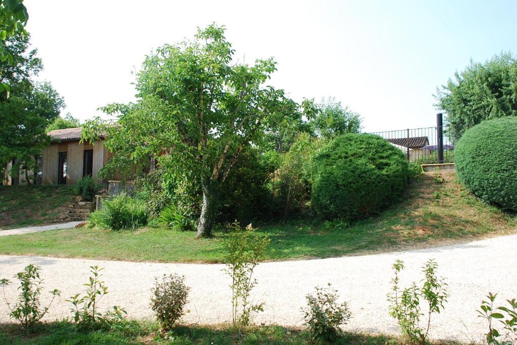 Village De Gites Le Chatenet Thonac Buitenkant foto